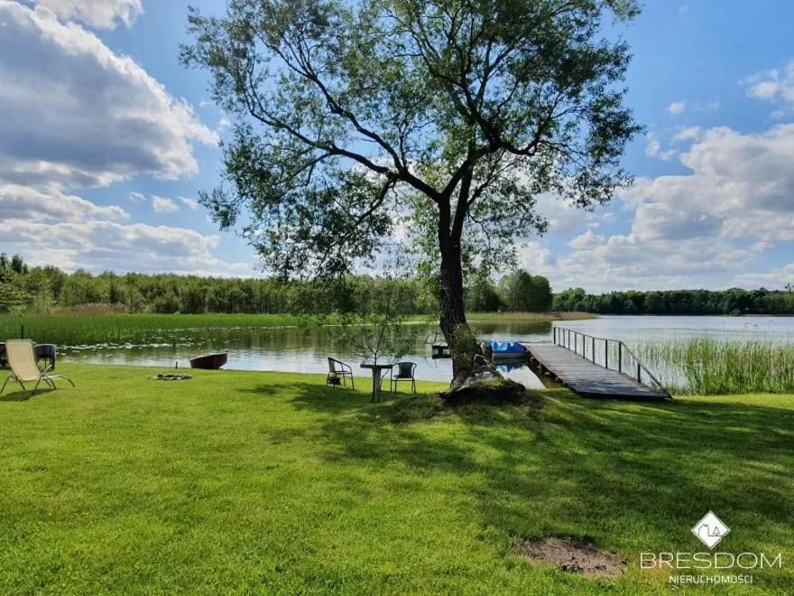 Dom Nad Jeziorem Rasząg Exterior foto