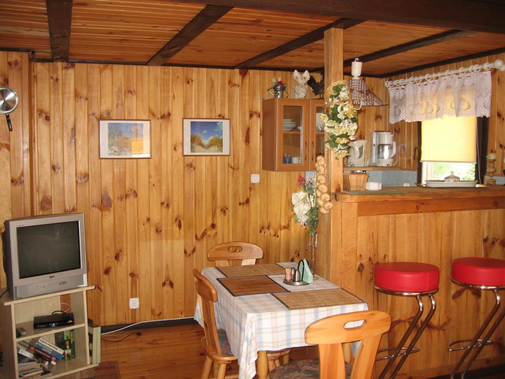 Dom Nad Jeziorem Rasząg Habitación foto