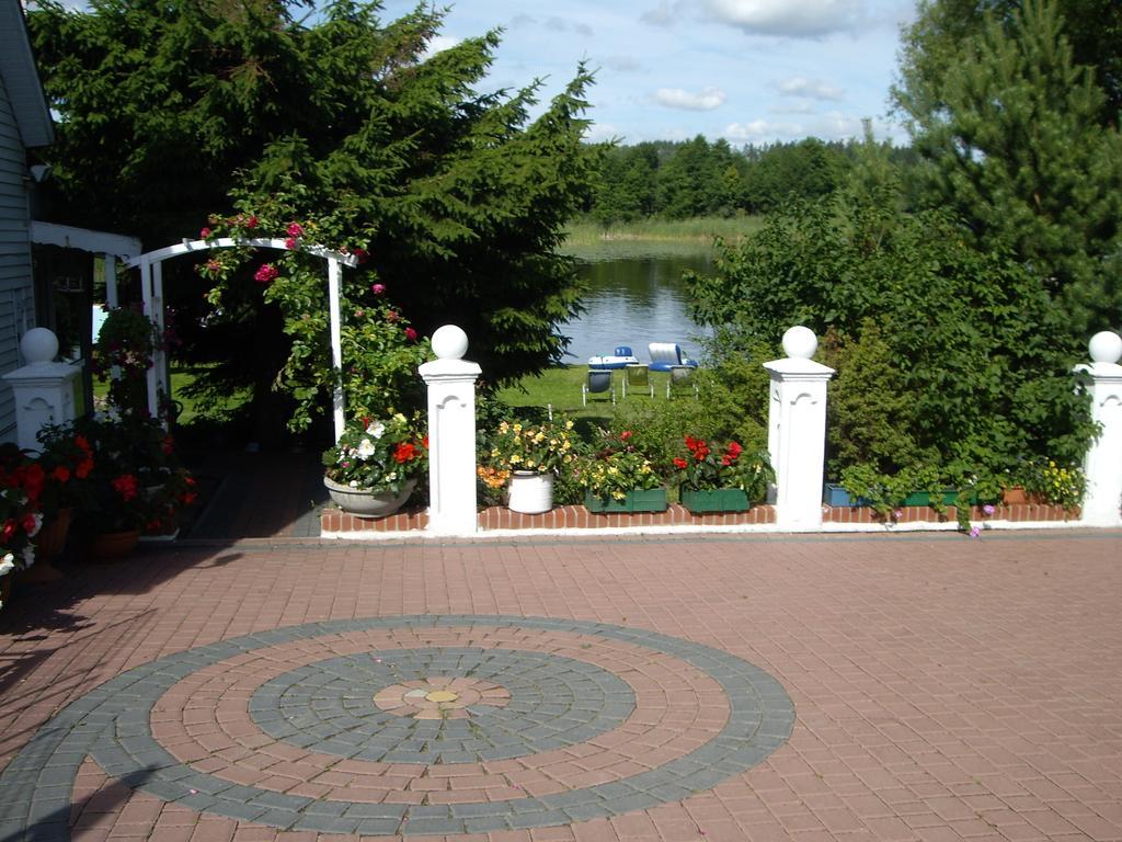 Dom Nad Jeziorem Rasząg Exterior foto