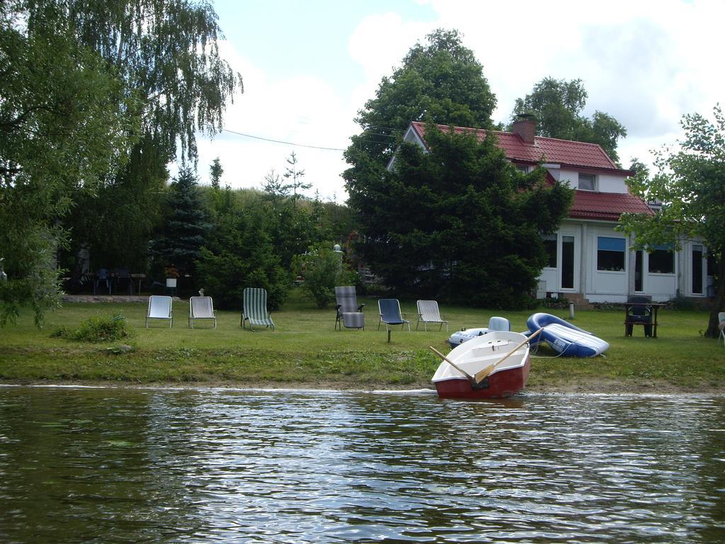 Dom Nad Jeziorem Rasząg Exterior foto