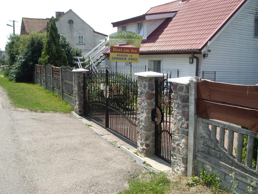 Dom Nad Jeziorem Rasząg Exterior foto